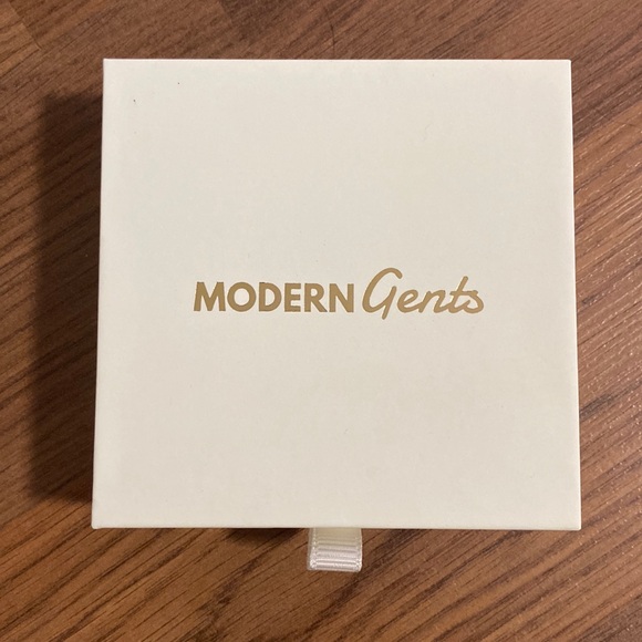 Brand New. Modern Gents. The enchanted. Size 5 - Picture 4 of 7